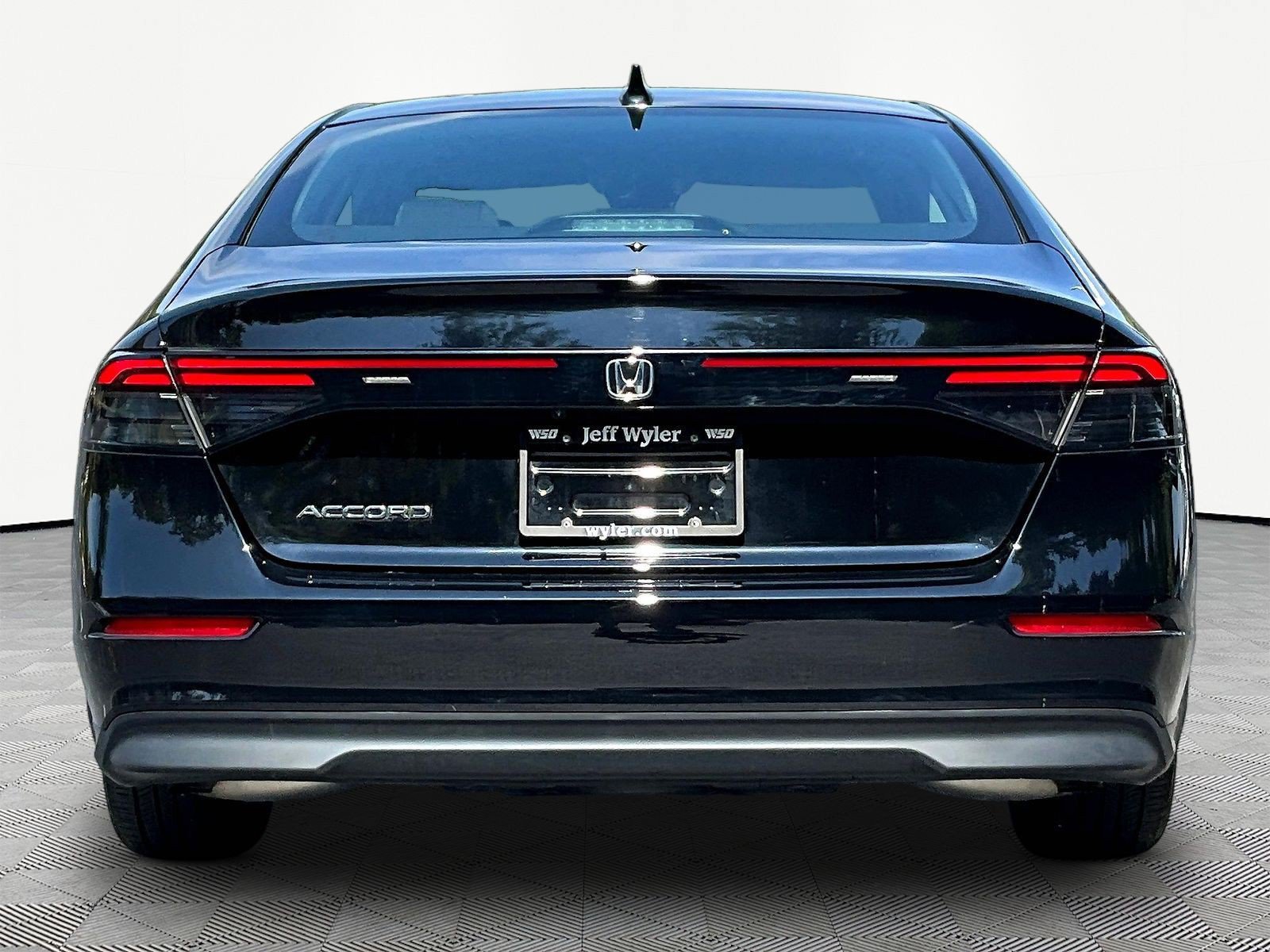 Certified 2024 Honda Accord LX image 5