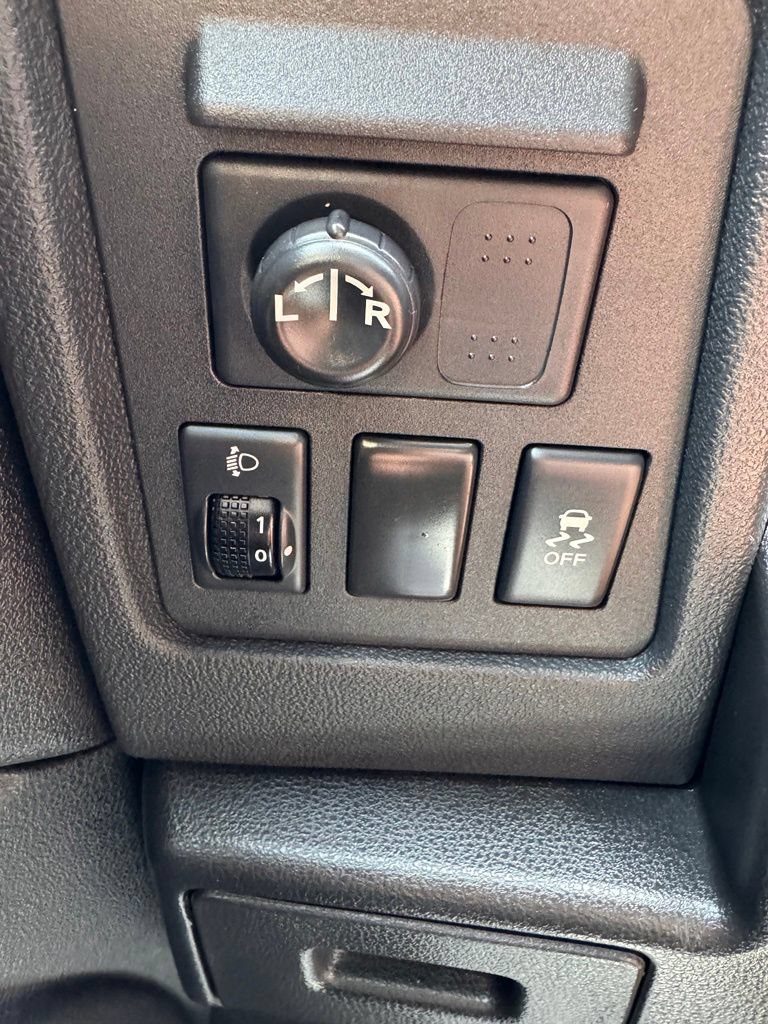 Used 2012 Nissan Rogue SL FWD image 23