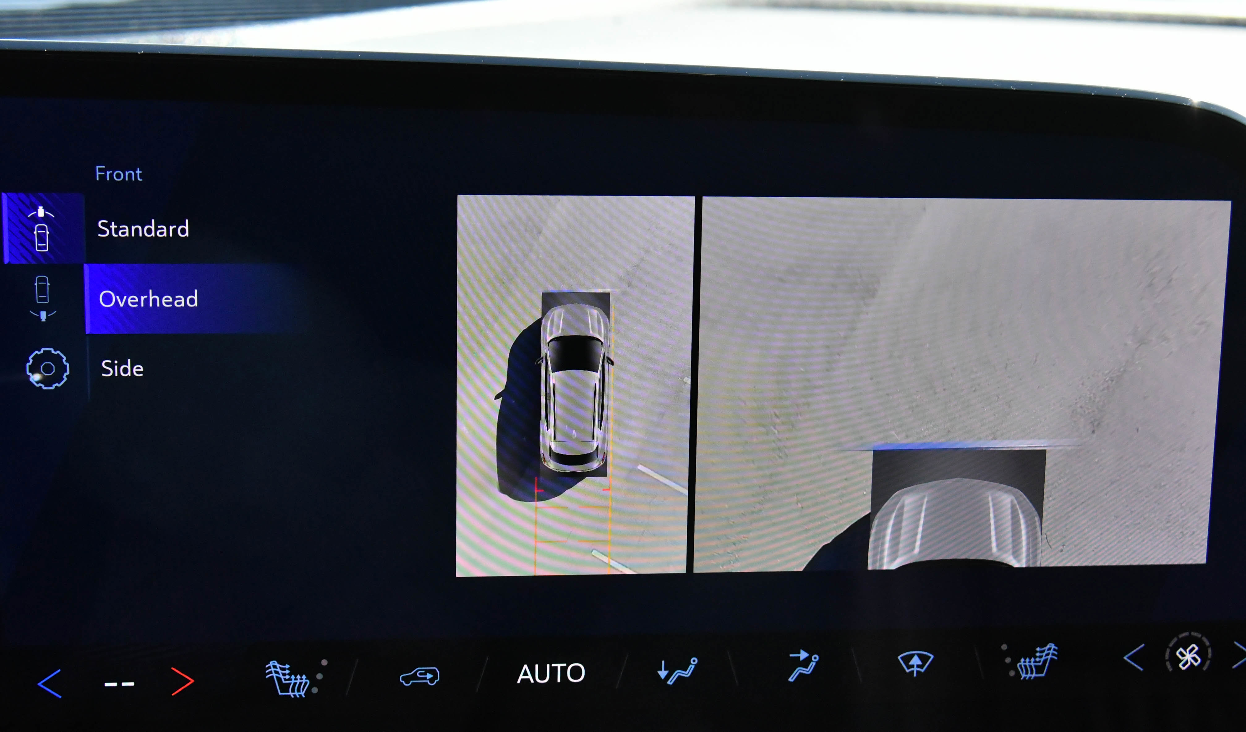 Used 2025 Chevrolet Equinox EV LT w/ Convenience Package image 24