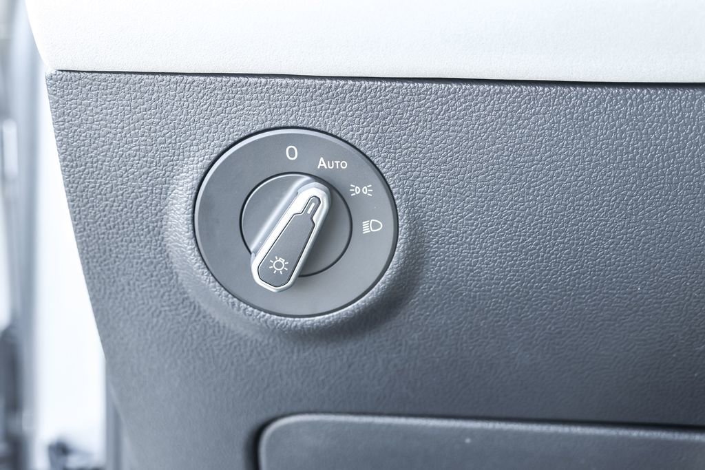 New 2025 Volkswagen Taos SE image 23