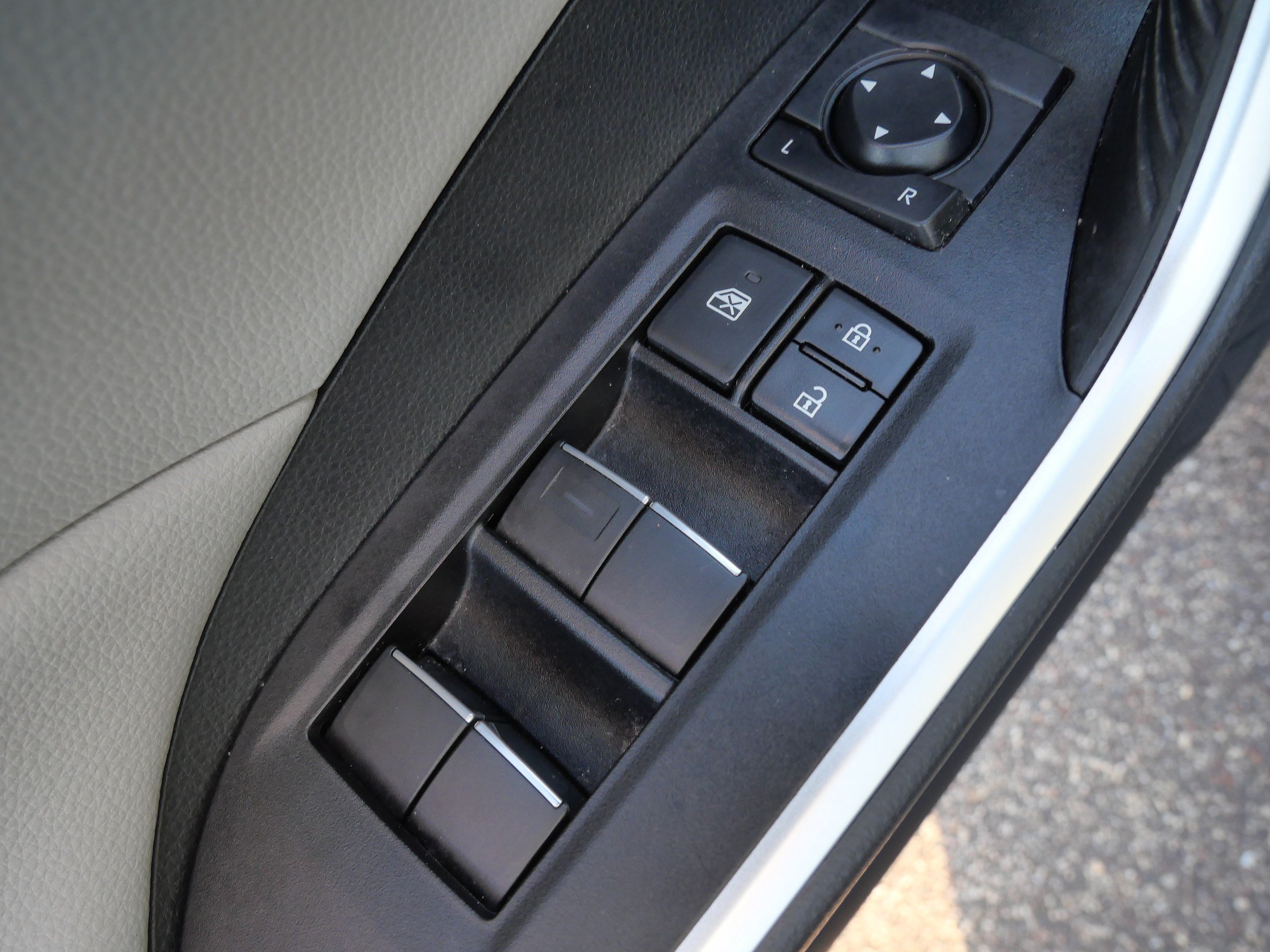 Certified 2021 Toyota RAV4 XLE Premium AWD/4WD image 20