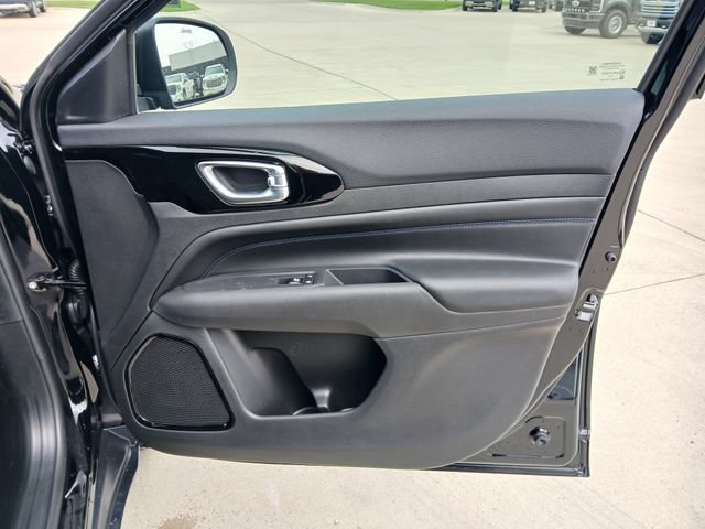 New 2026 Jeep Compass Latitude AWD/4WD image 17