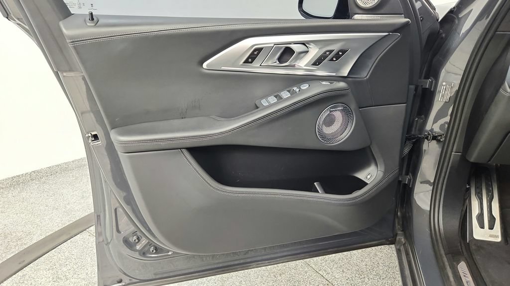 Used 2023 BMW XM AWD/4WD image 28