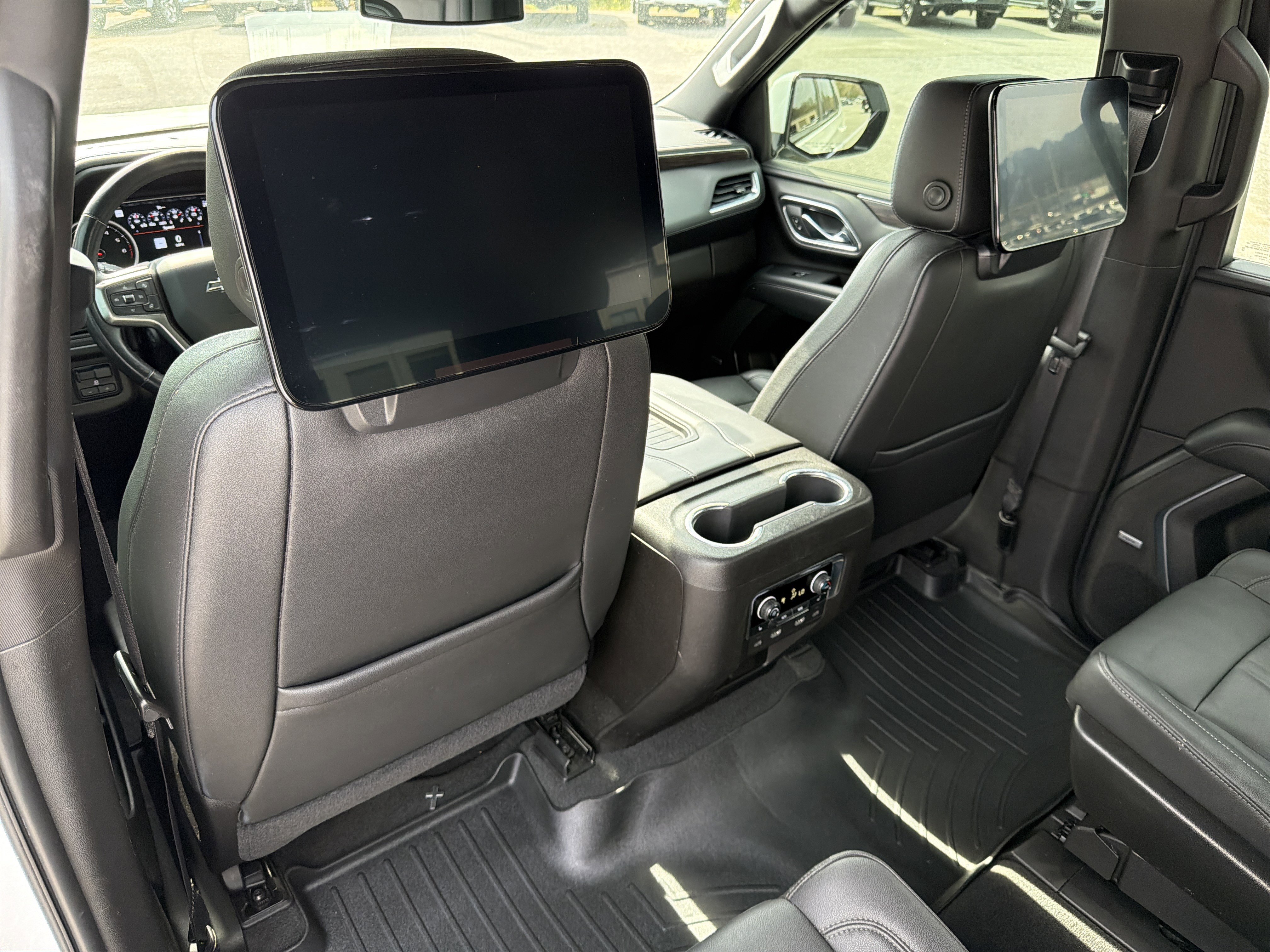 Used 2021 Chevrolet Tahoe Z71 w/ Z71 Off-Road Package image 27