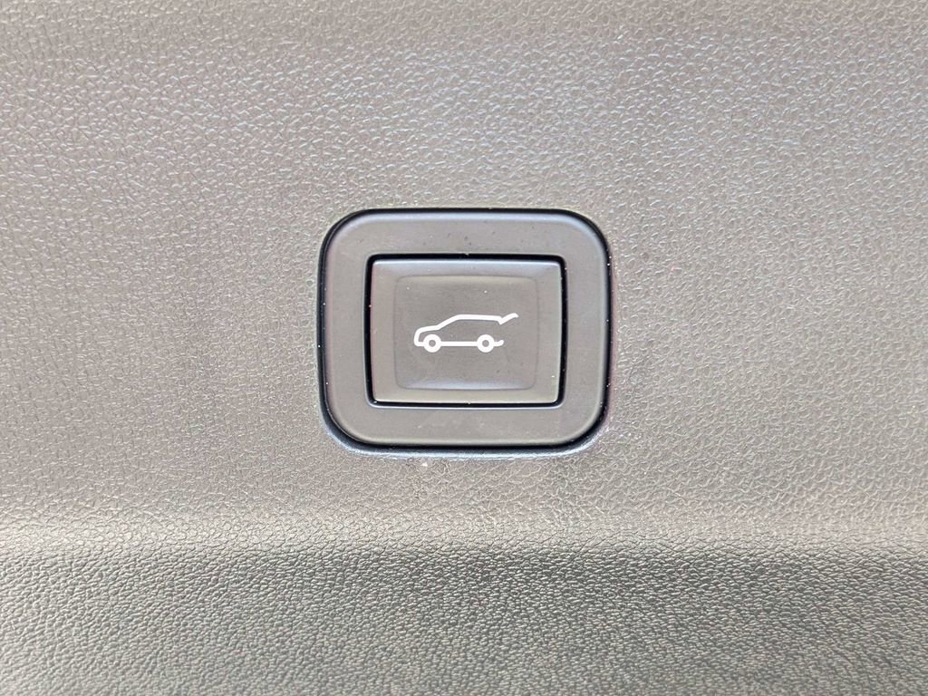 Used 2024 Chevrolet Tahoe Premier RWD image 14