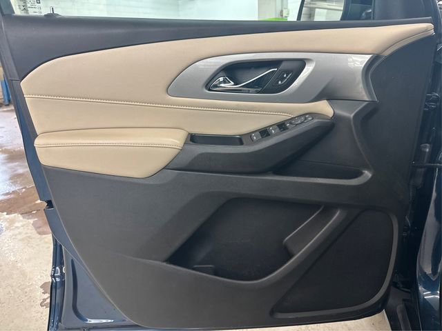 Used 2022 Chevrolet Traverse LS image 23