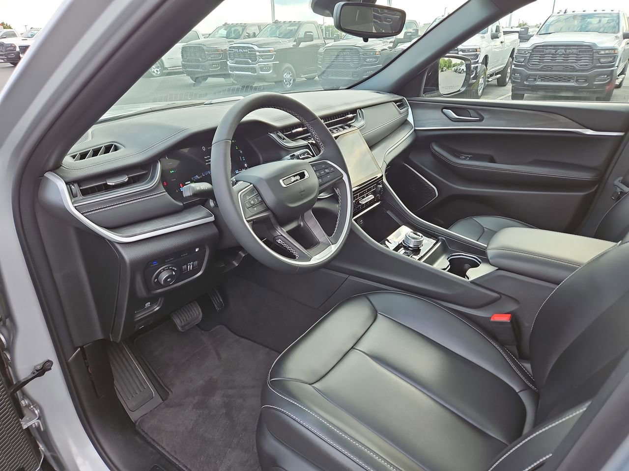 New 2024 Jeep Grand Cherokee Limited 4xe image 21