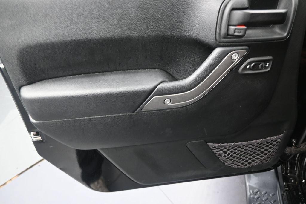Used 2018 Jeep Wrangler Unlimited Sport S AWD/4WD image 11