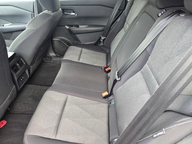 Used 2024 Nissan Rogue SV image 11