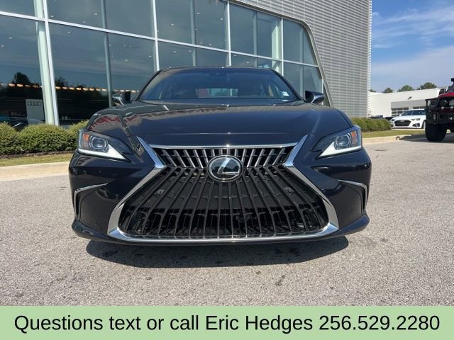 Used 2025 Lexus ES 300h w/ Premium Package image 2