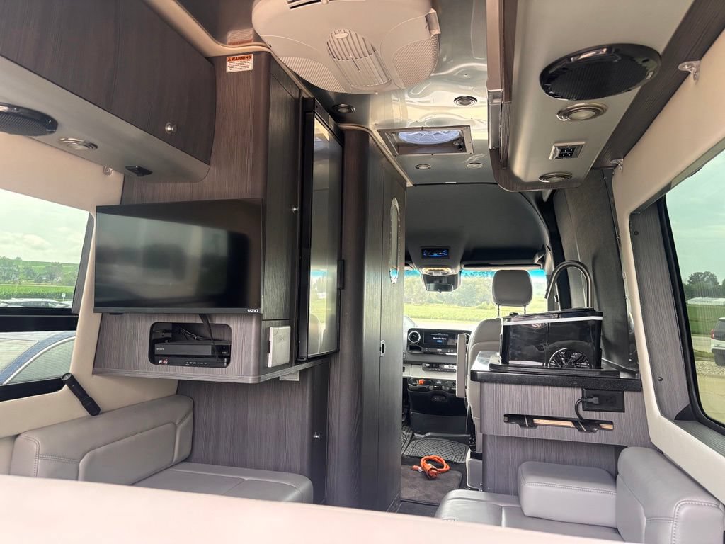 Used 2020 Mercedes-Benz Sprinter 2500 image 9