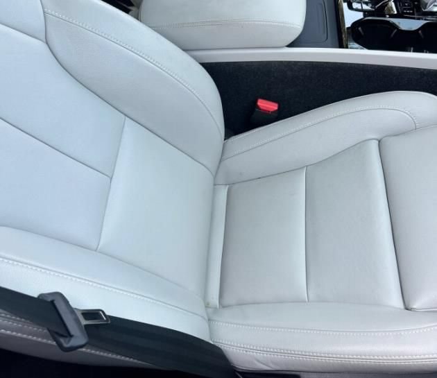 Used 2024 Volvo XC40 B5 Plus AWD/4WD image 4