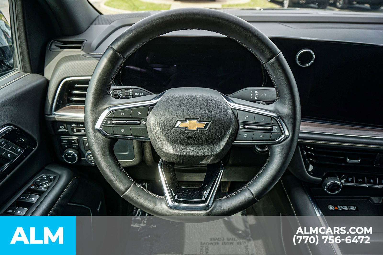 Used 2025 Chevrolet Suburban Premier AWD/4WD image 30