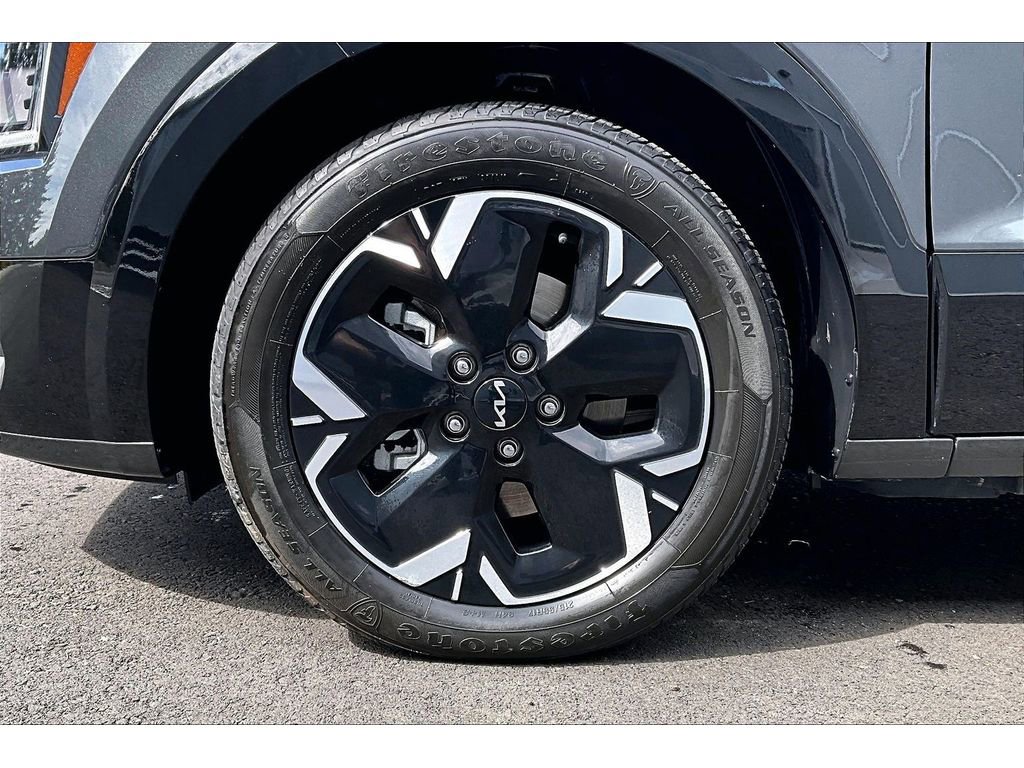 Used 2023 Kia Niro Wind w/ Wind Preserve Package FWD image 9