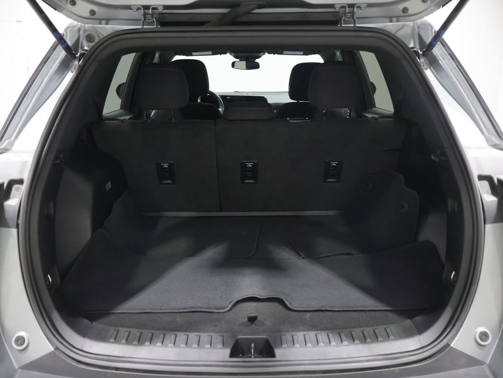 Used 2025 Chevrolet Equinox LT AWD/4WD image 4