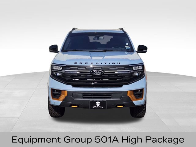 Used 2025 Ford Expedition Tremor image 3