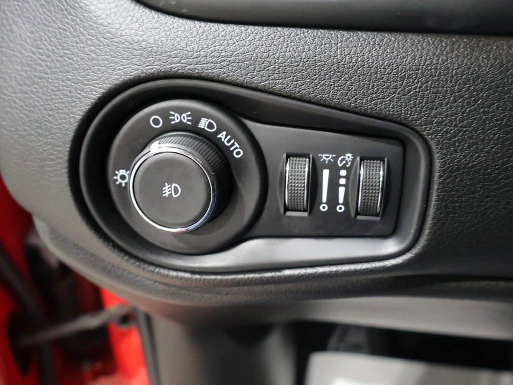 Used 2019 Jeep Renegade Trailhawk w/ LED Lighting Group image 31