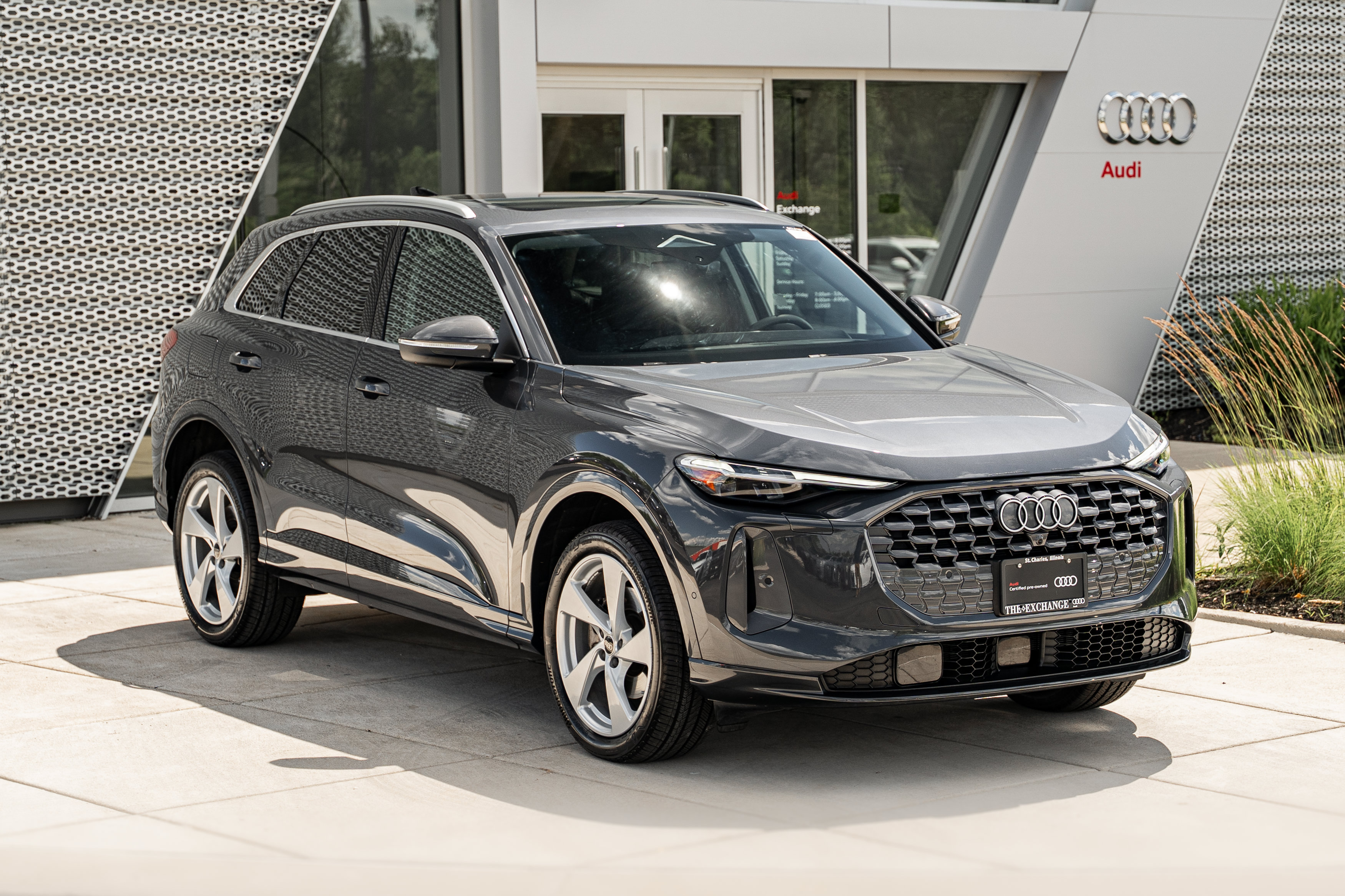Certified 2025 Audi Q5 Premium w/ Premium Plus AWD/4WD image 2