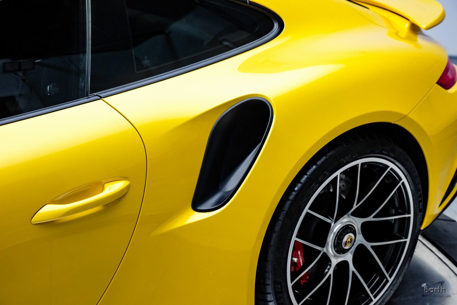 Used 2018 Porsche 911 Turbo S image 35