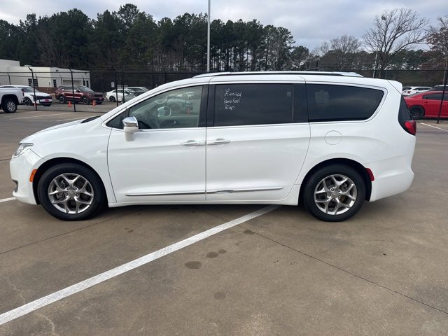Used 2018 Chrysler Pacifica Limited image 5