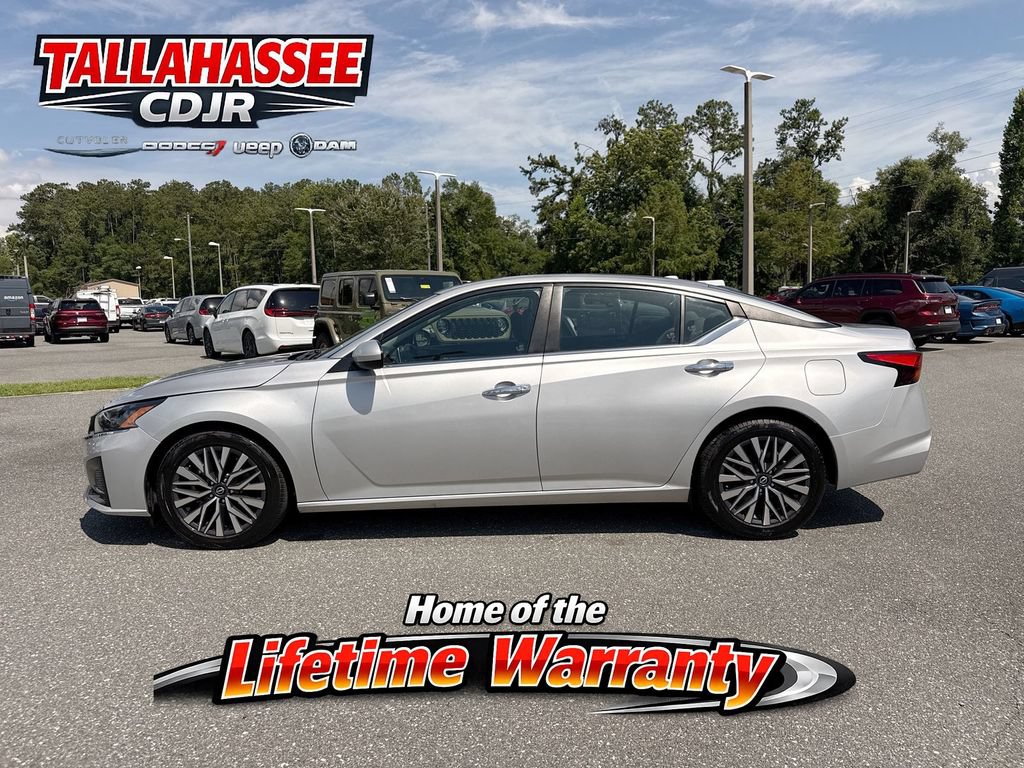 Used 2023 Nissan Altima 2.5 SV FWD image 8