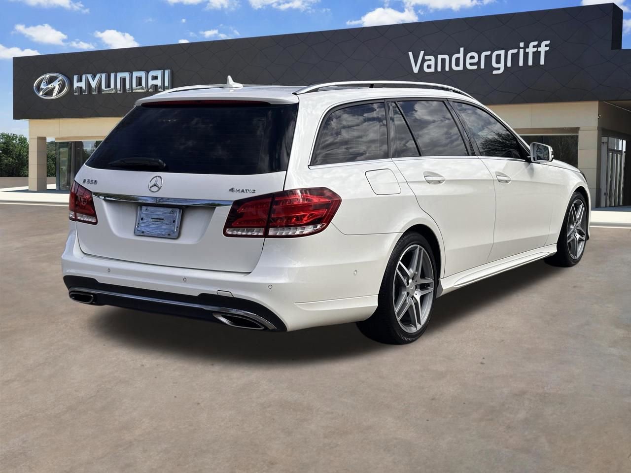 Used 2014 Mercedes-Benz E 350 4MATIC Wagon image 12