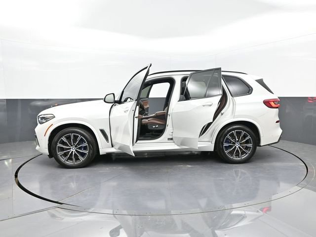 Used 2020 BMW X5 M50i w/ Premium Package AWD/4WD image 37