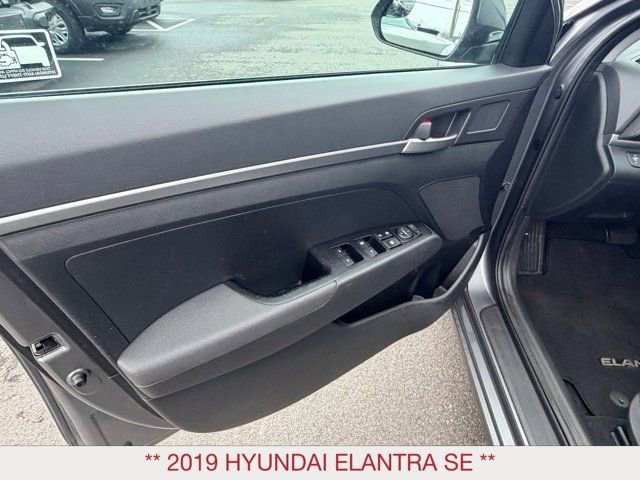 Used 2019 Hyundai Elantra SE w/ Cargo Package image 14