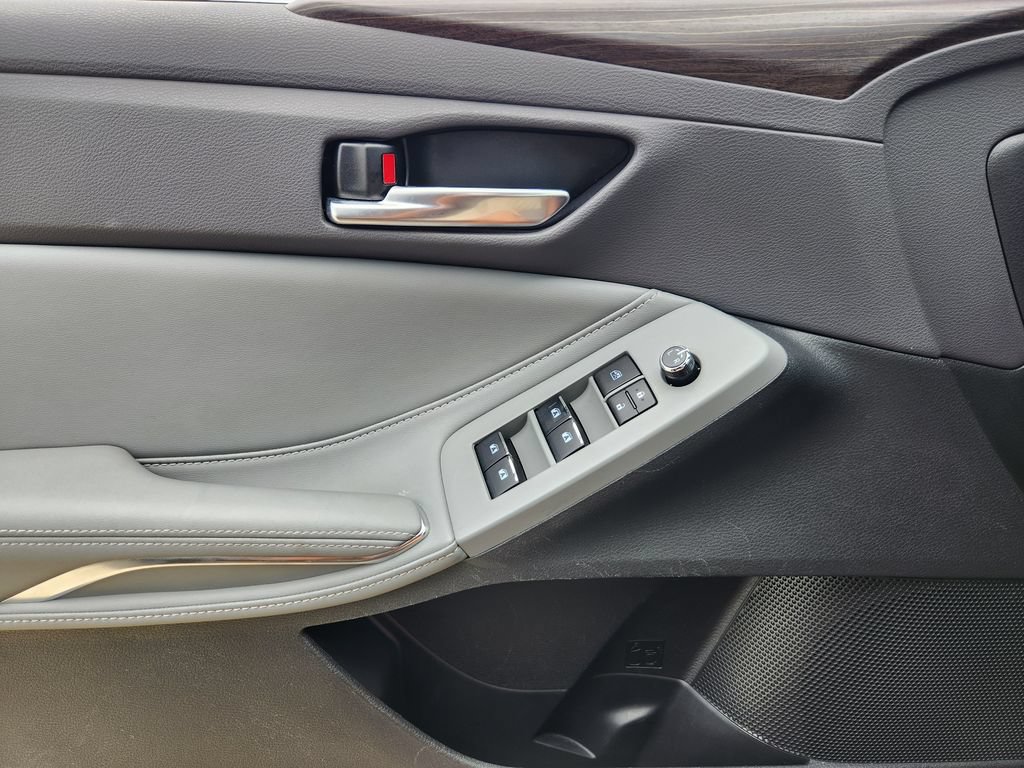 Used 2020 Toyota Avalon XLE w/ Moonroof Package FWD image 25