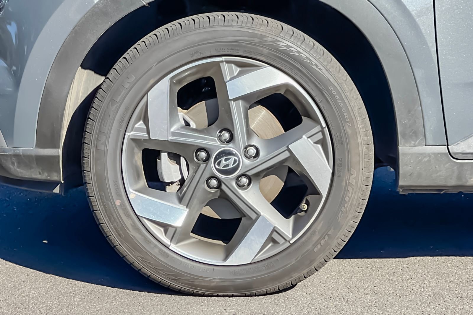 Certified 2025 Hyundai Venue SEL image 38