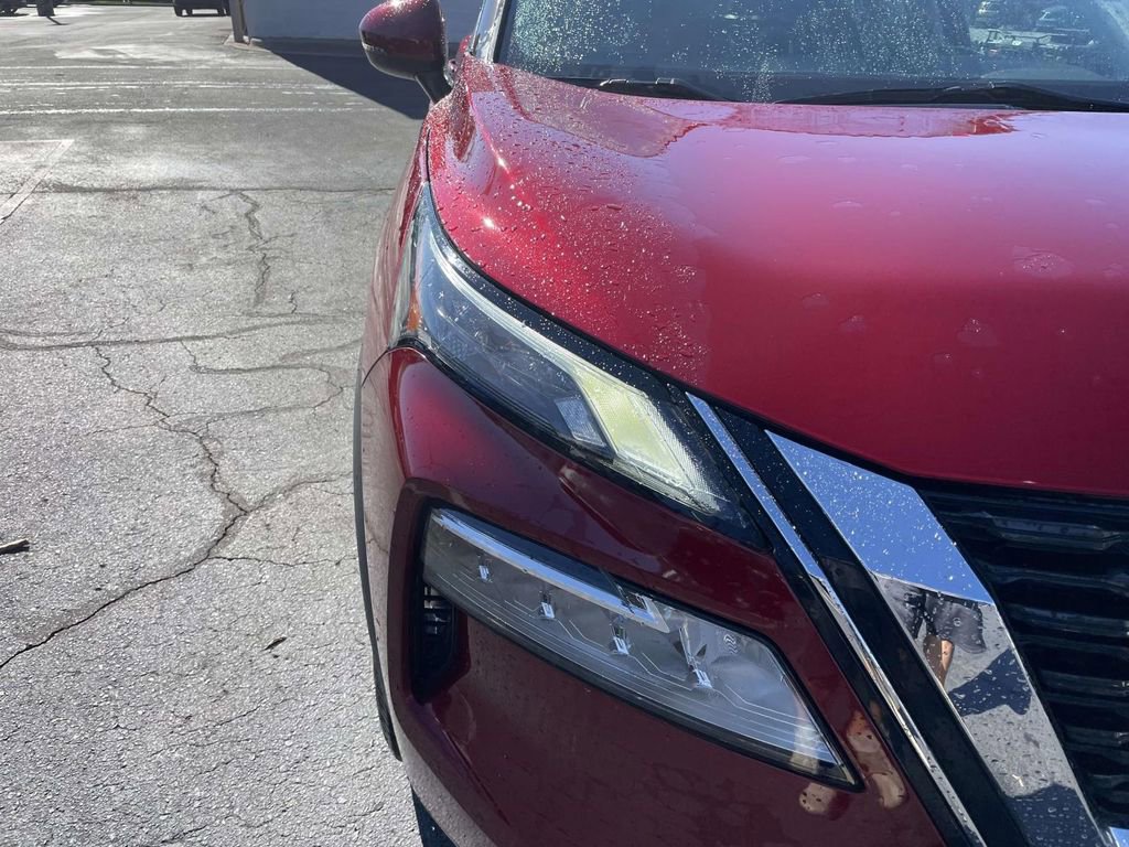 Used 2022 Nissan Rogue SV image 17