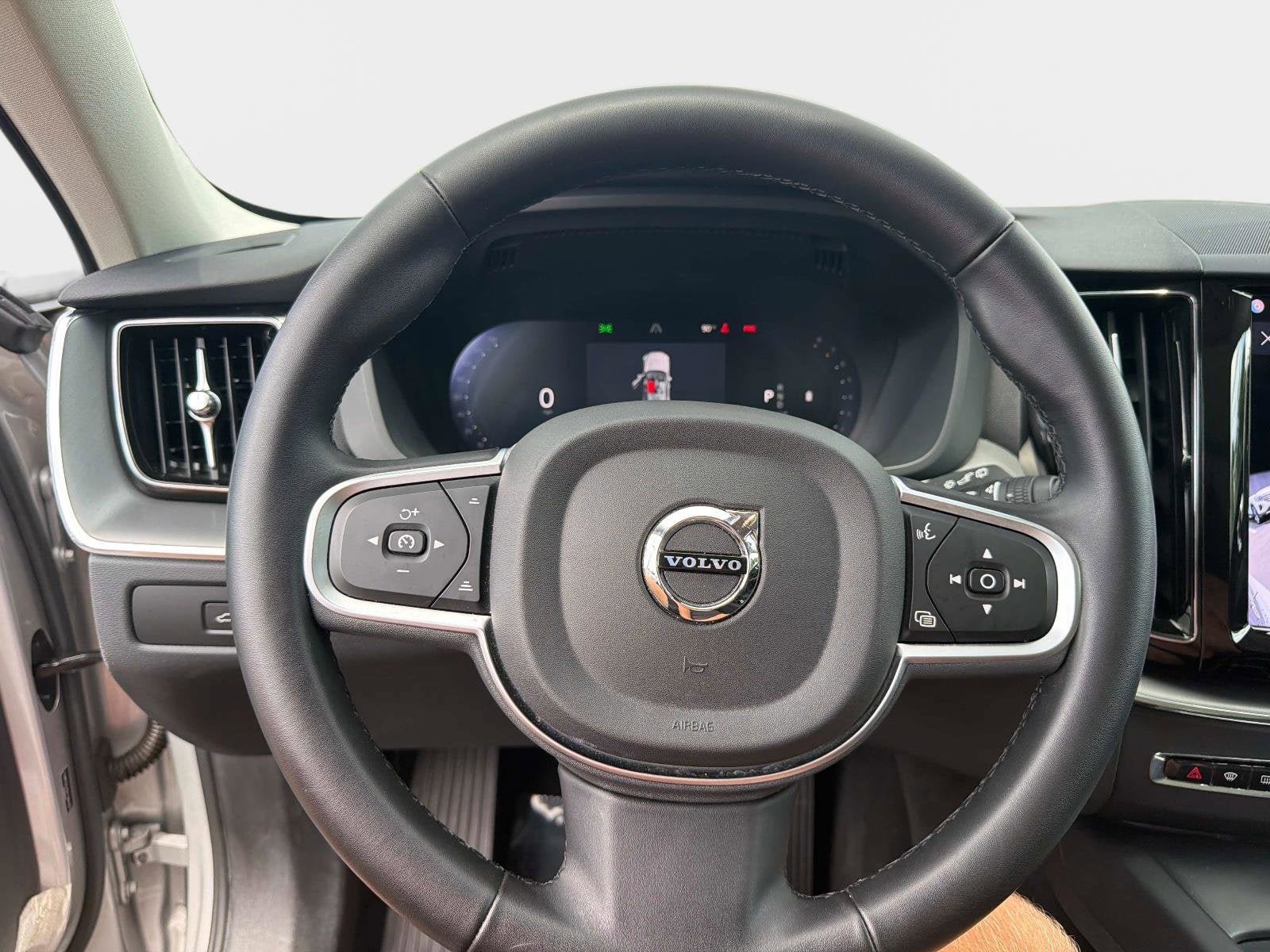 Certified 2025 Volvo XC60 B5 Core AWD/4WD image 24