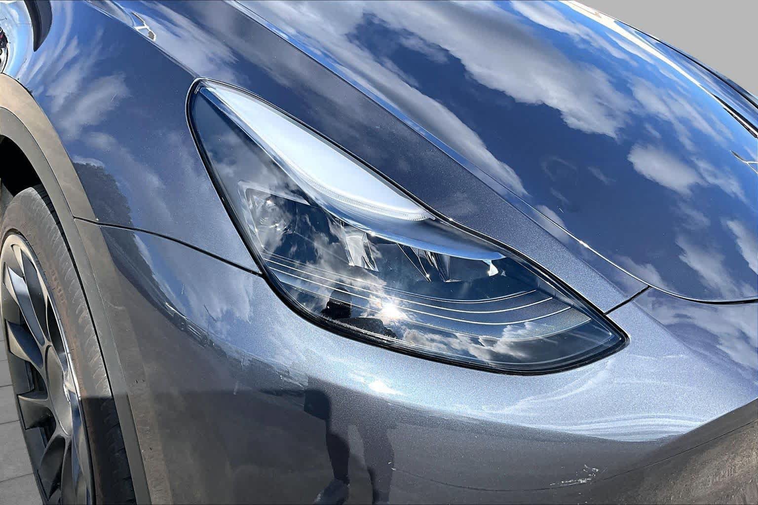 Used 2023 Tesla Model Y Long Range AWD/4WD image 25