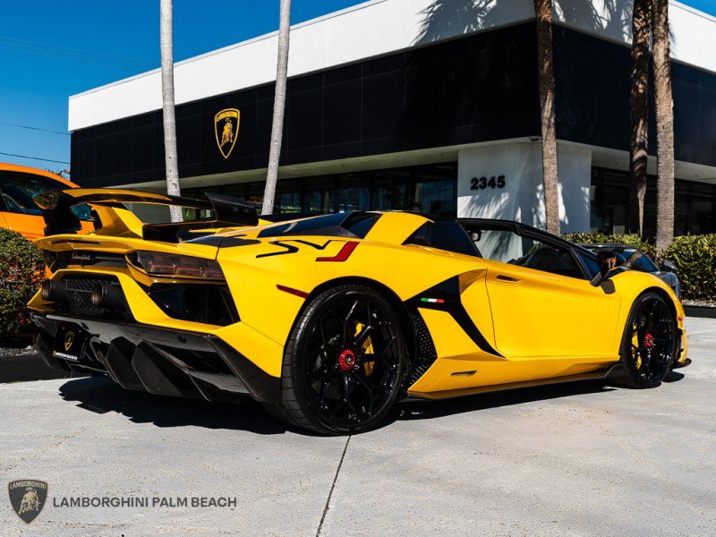 Used 2021 Lamborghini Aventador SVJ image 7