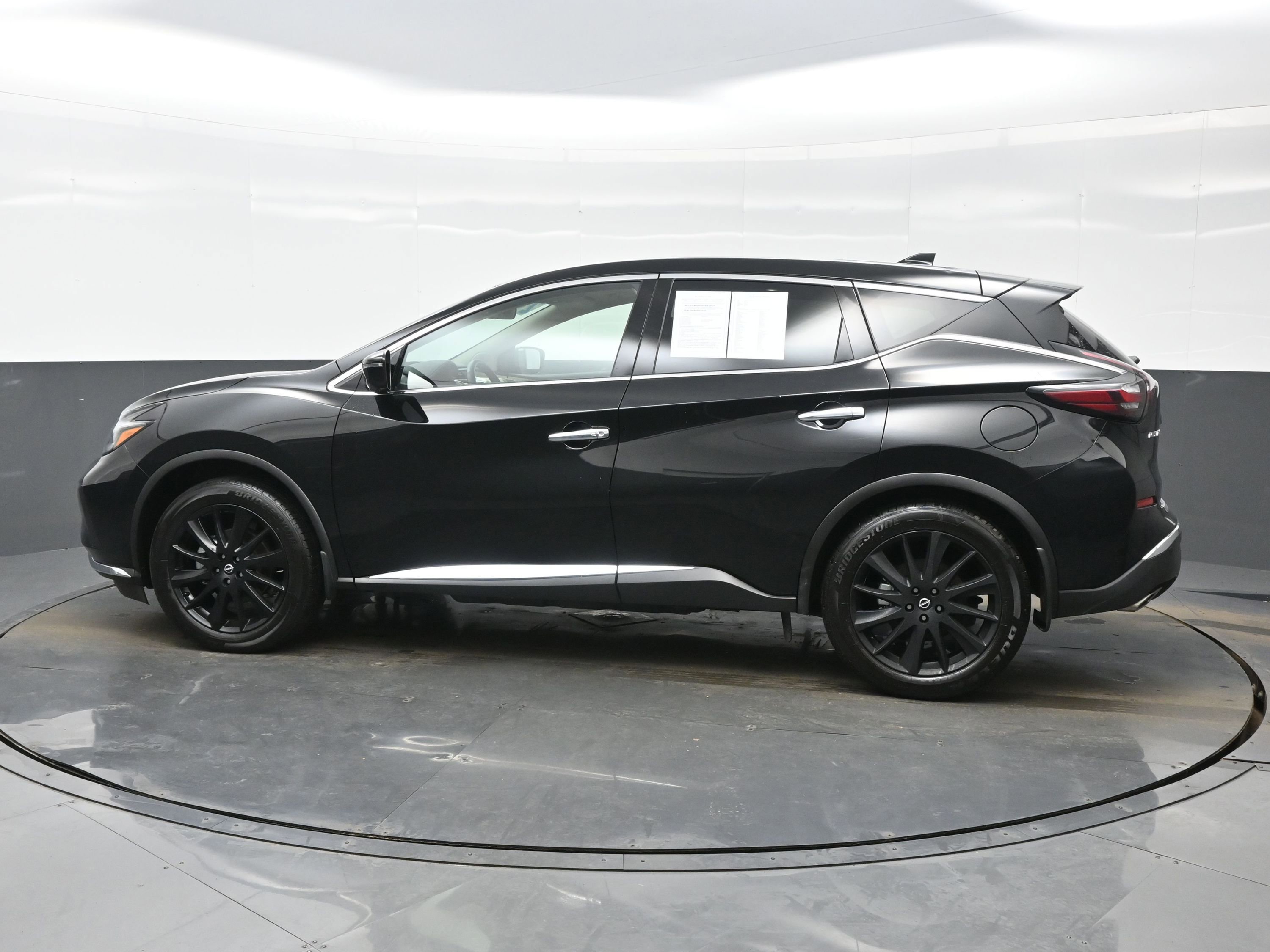 Used 2024 Nissan Murano SL image 3