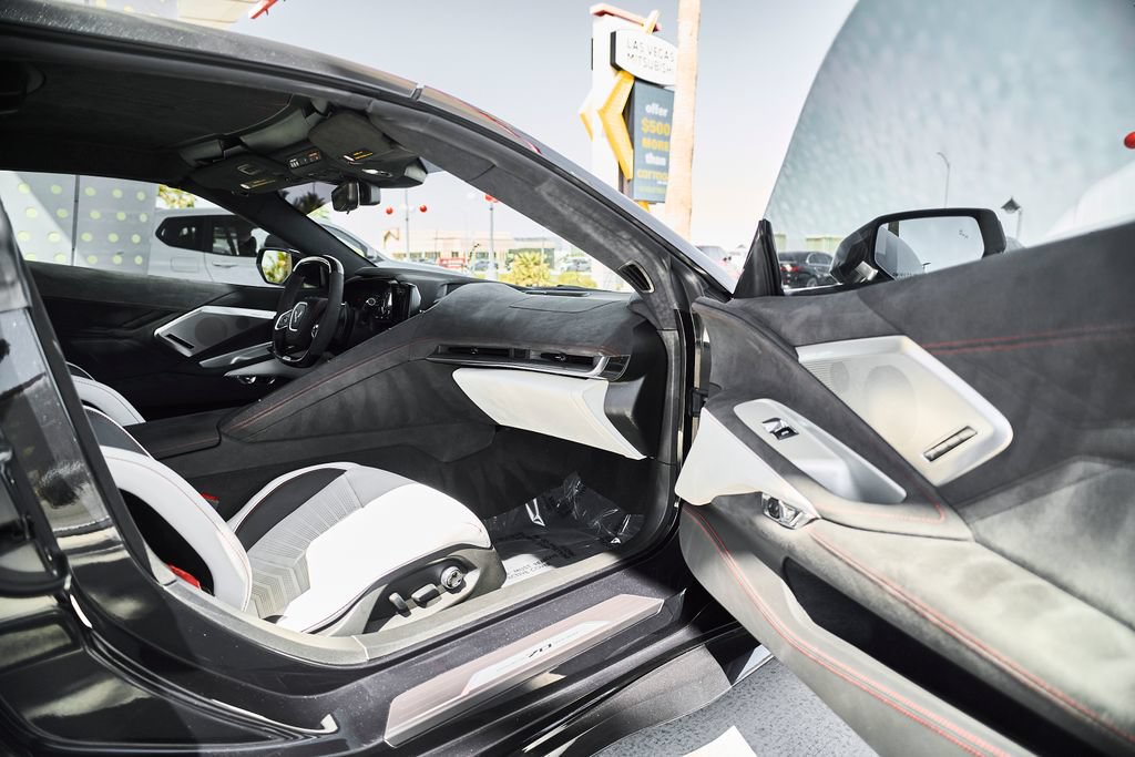 Used 2023 Chevrolet Corvette Z06 RWD image 14