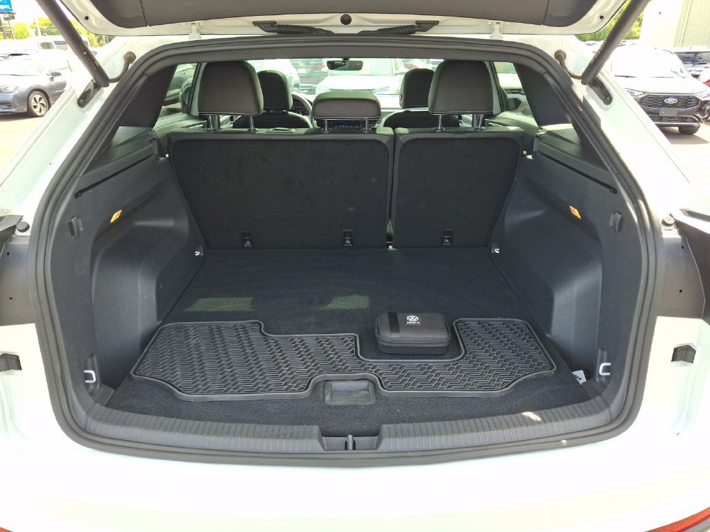 Used 2023 Volkswagen Atlas Cross Sport SE w/ Panoramic Sunroof Package AWD/4WD image 30