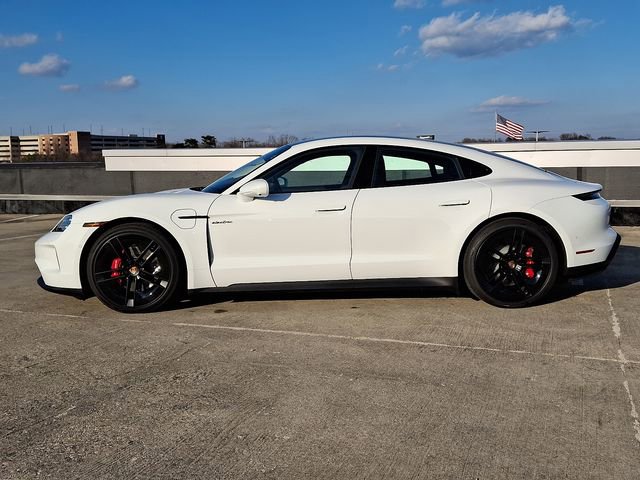 New 2025 Porsche Taycan 4S image 2