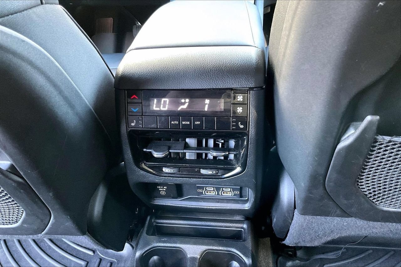 Certified 2023 Jeep Grand Cherokee L Limited AWD/4WD image 17