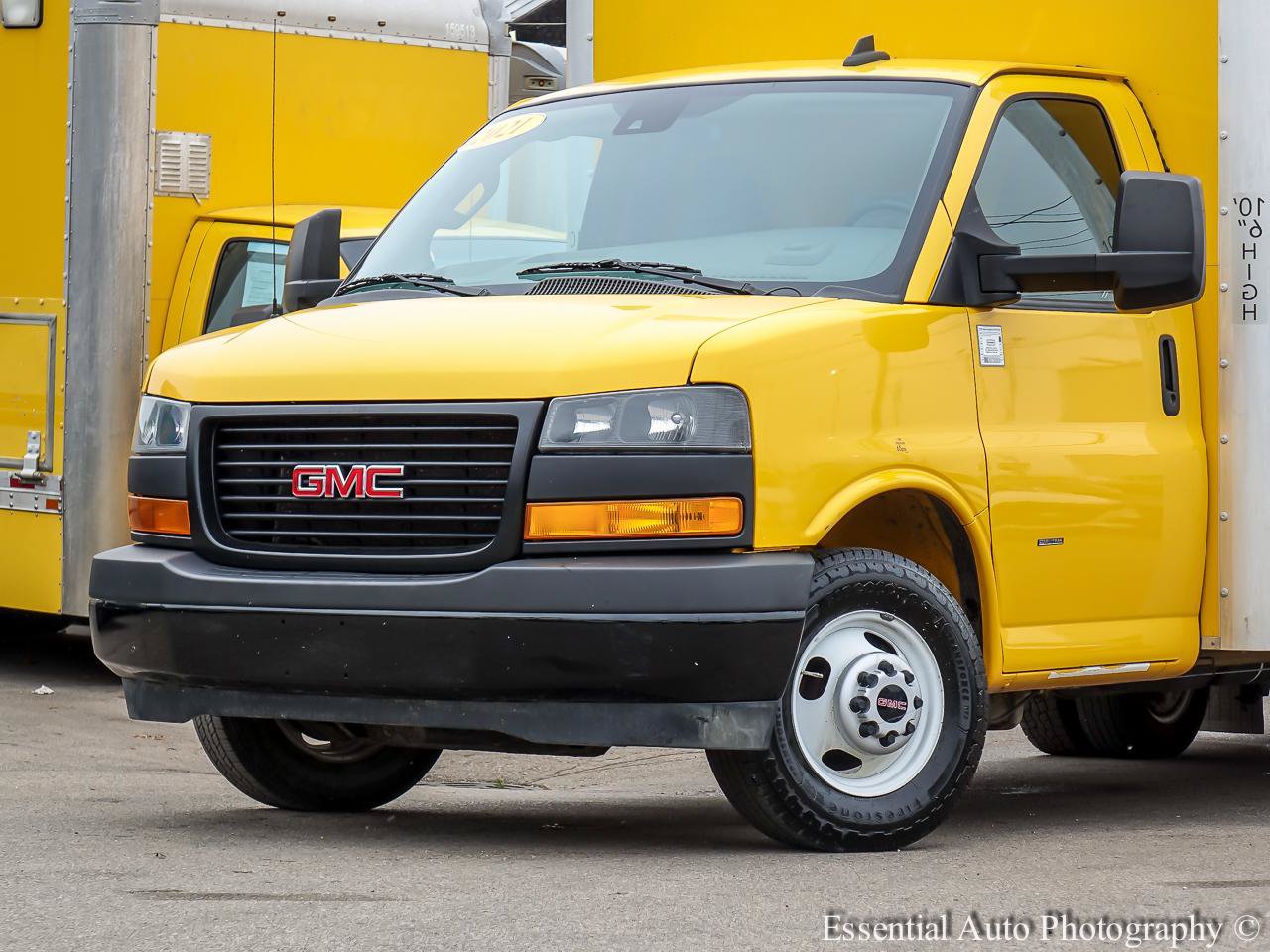 Used 2021 GMC Savana 3500 Extended w/ Power Convenience Package RWD image 3