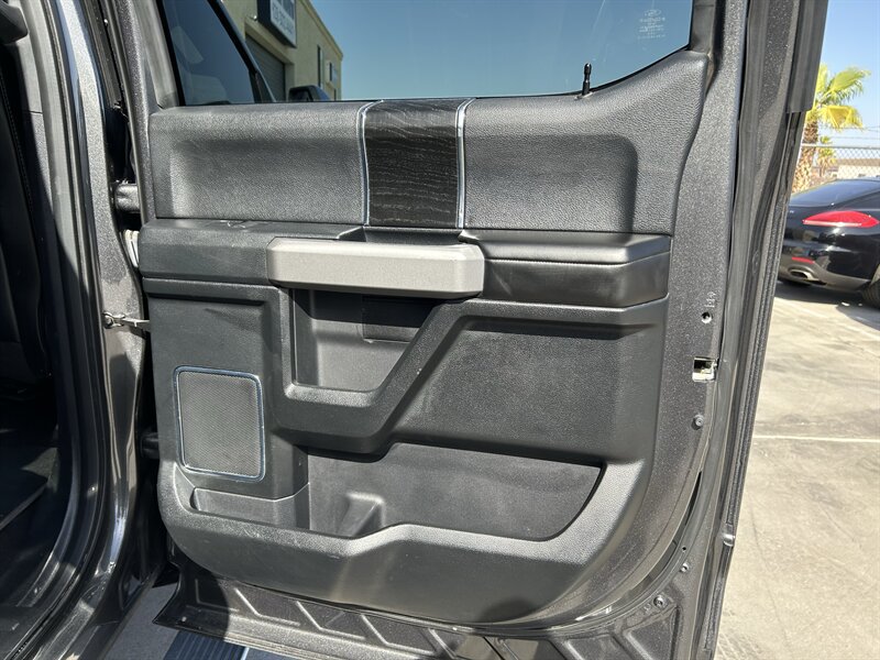 Used 2018 Ford F150 Platinum w/ Equipment Group 701A Luxury AWD/4WD image 36