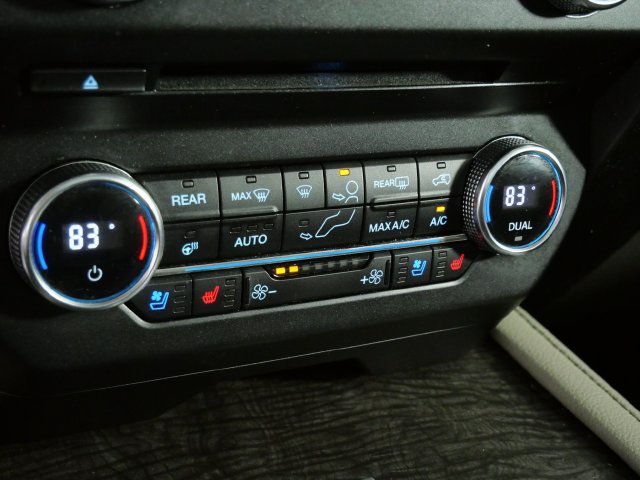 Used 2018 Ford Expedition Limited w/ Equipment Group 301A AWD/4WD image 23