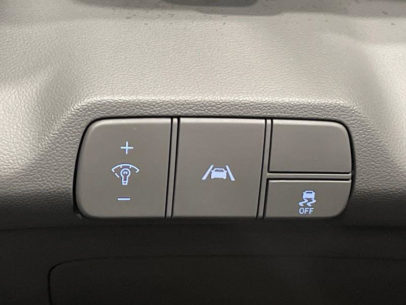 Used 2021 Hyundai Elantra SEL w/ Cargo Package image 27