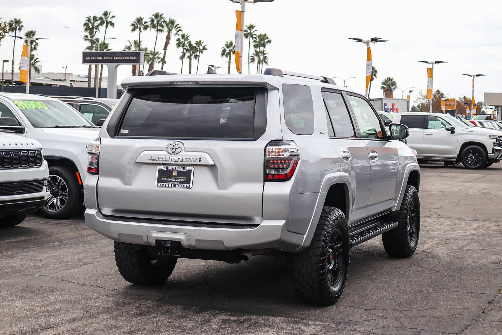 Used 2021 Toyota 4Runner SR5 AWD/4WD image 4