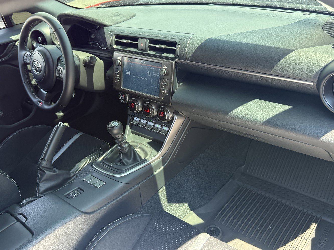 Used 2025 Toyota GR86 Premium w/ ALL Weather Mat Package (TMS) RWD image 21