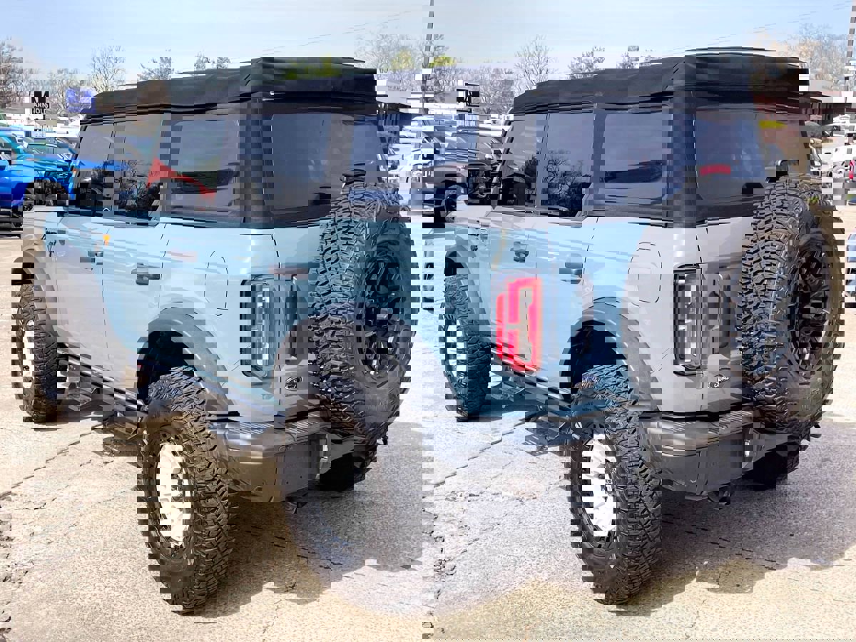 Used 2022 Ford Bronco Badlands image 5