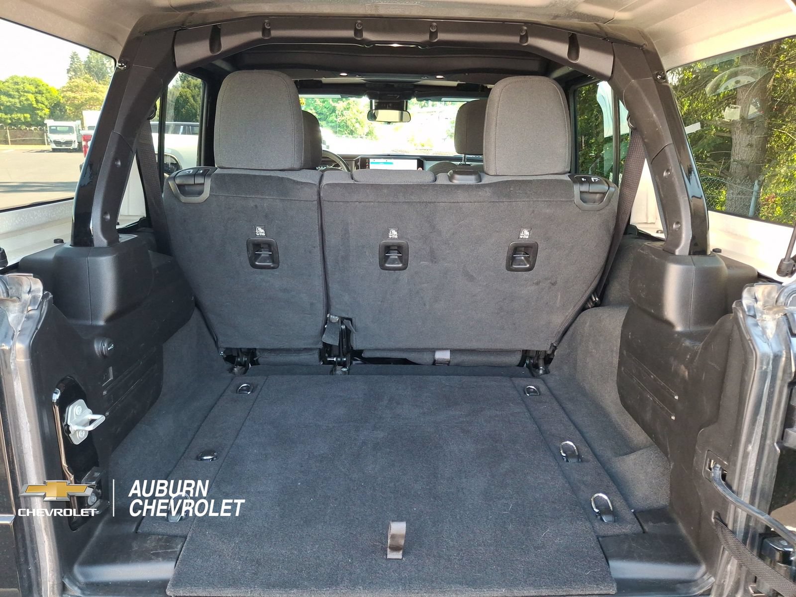 Used 2024 Jeep Wrangler Unlimited Sport AWD/4WD image 19
