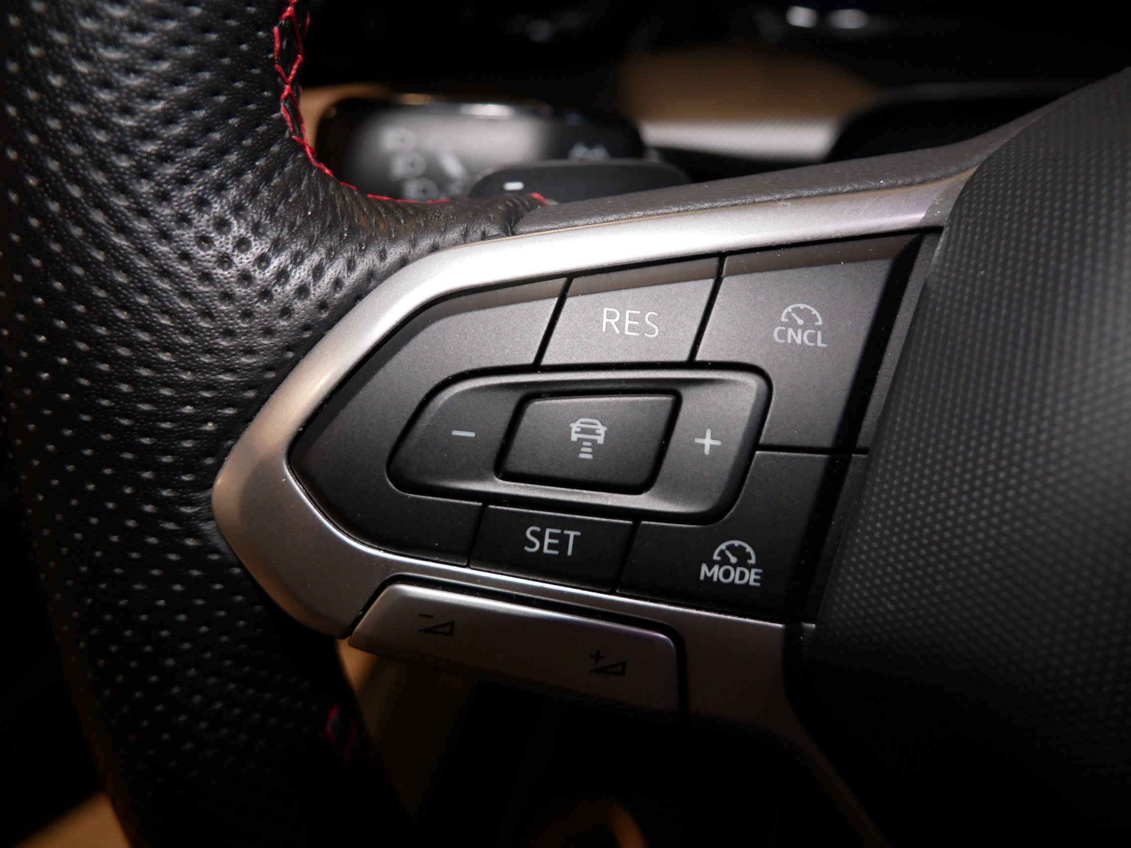 Certified 2025 Volkswagen GTI Autobahn FWD image 24