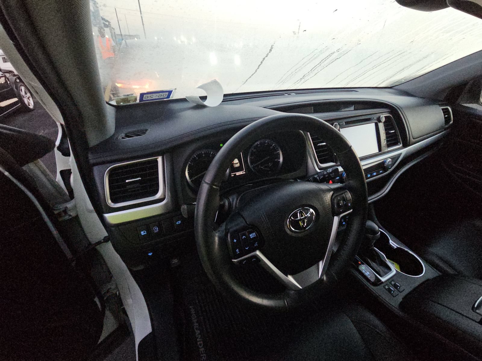 Used 2019 Toyota Highlander XLE AWD/4WD image 5