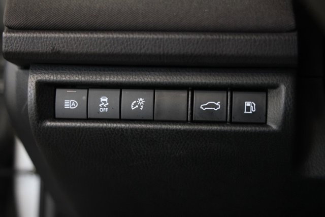Used 2025 Toyota Camry LE FWD image 21